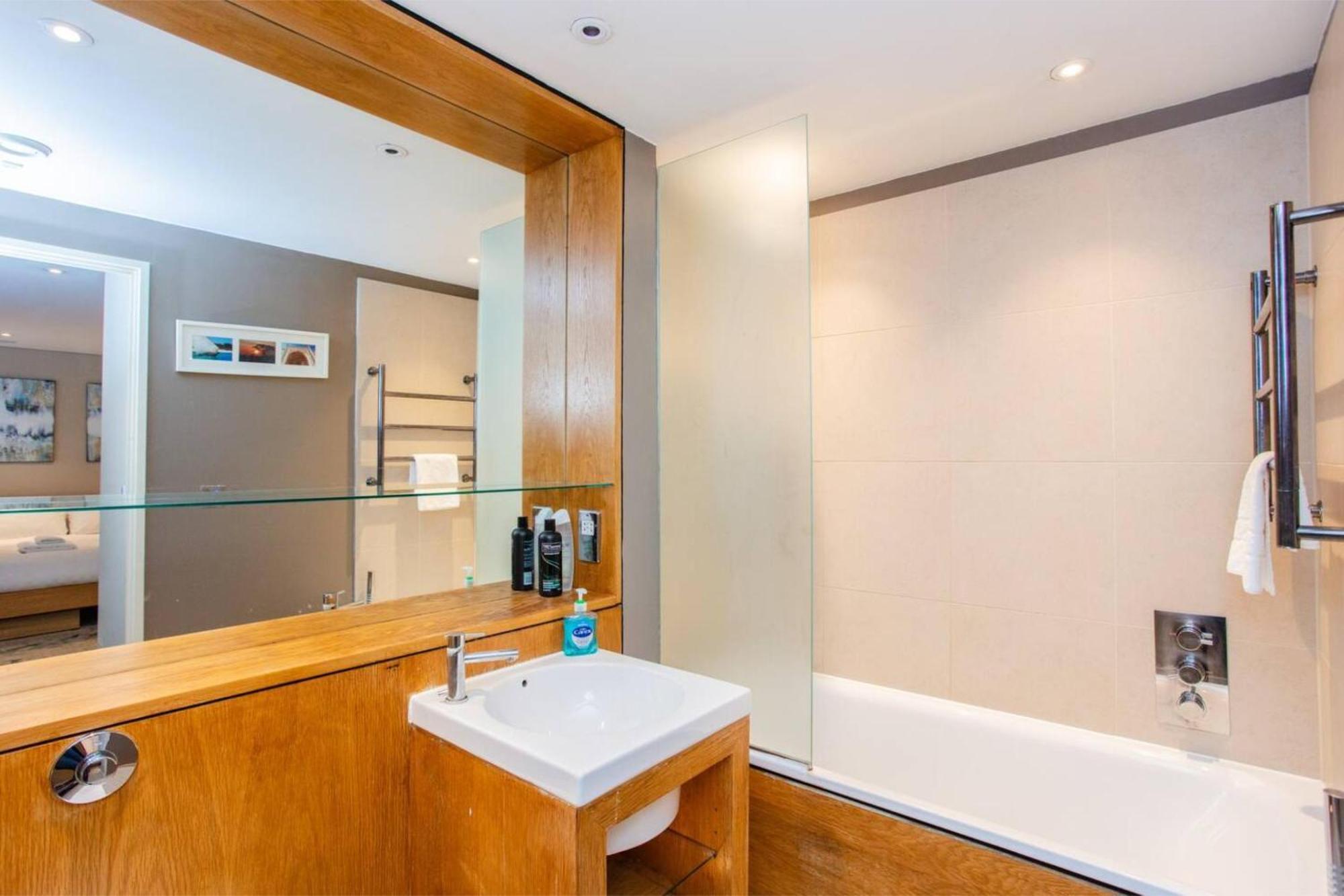 Modern 3 Bedroom Apartment In Paddington Λονδίνο Εξωτερικό φωτογραφία